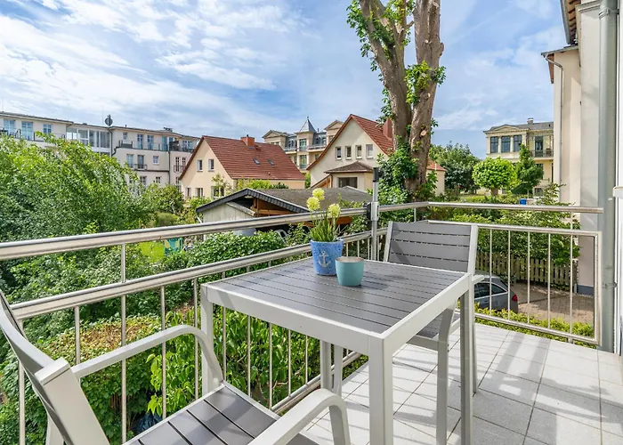 Apartment Am *